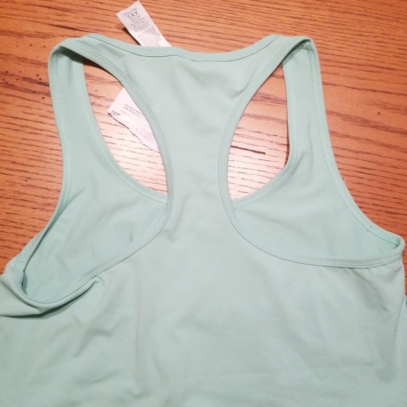 Workout Tank - Picture 3 of 4